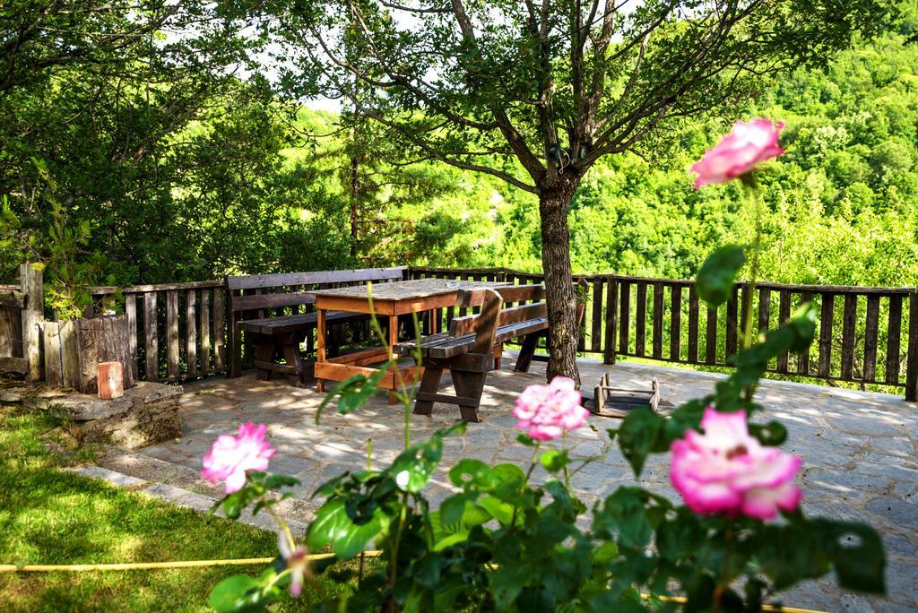 Guesthouse Alexandros Nestorion Bagian luar foto